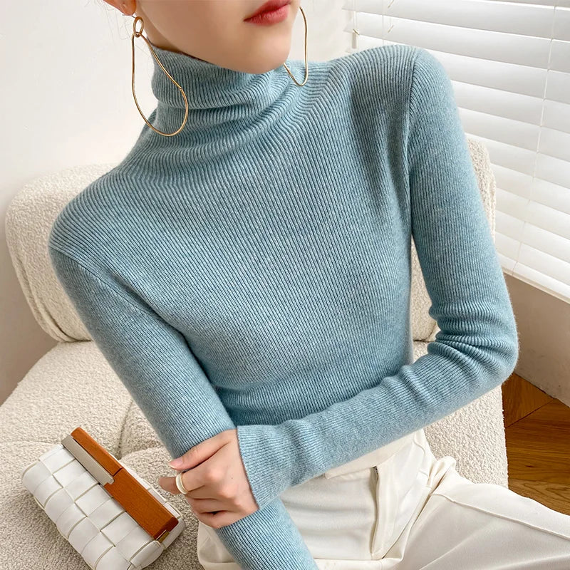 Luna Wool Turtleneck