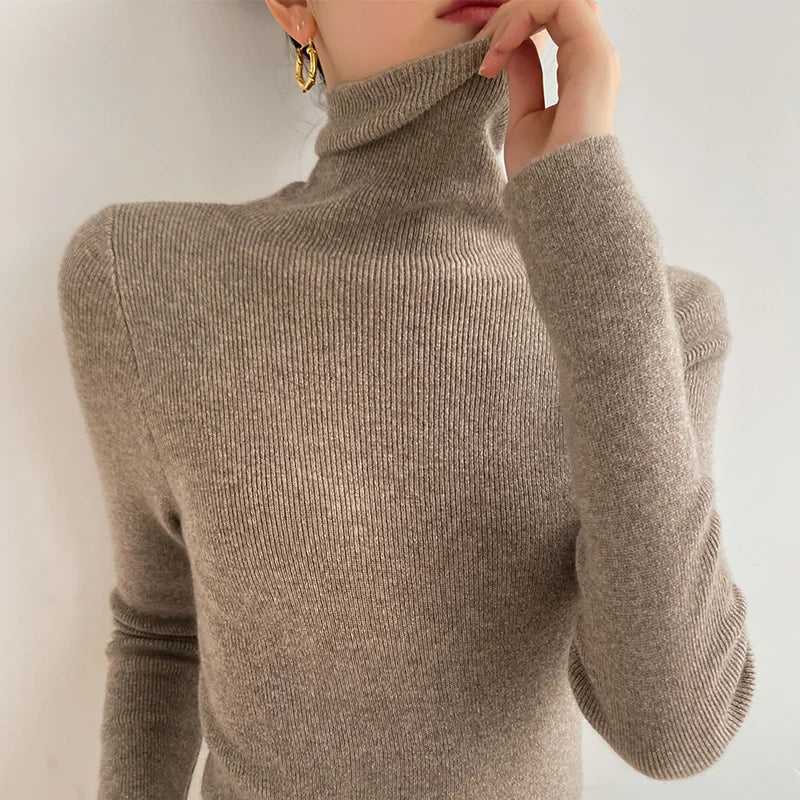 Luna Wool Turtleneck