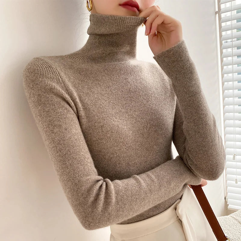 Luna Wool Turtleneck